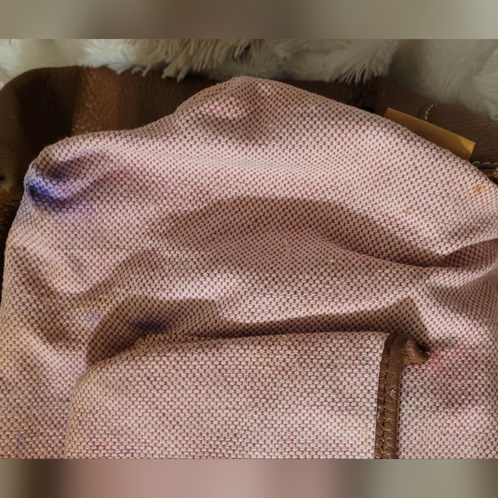 Dooney & Bourke  Large Tan Pebbled Leather Shoulder Bag with Gold Hardware - Picture 11 of 14